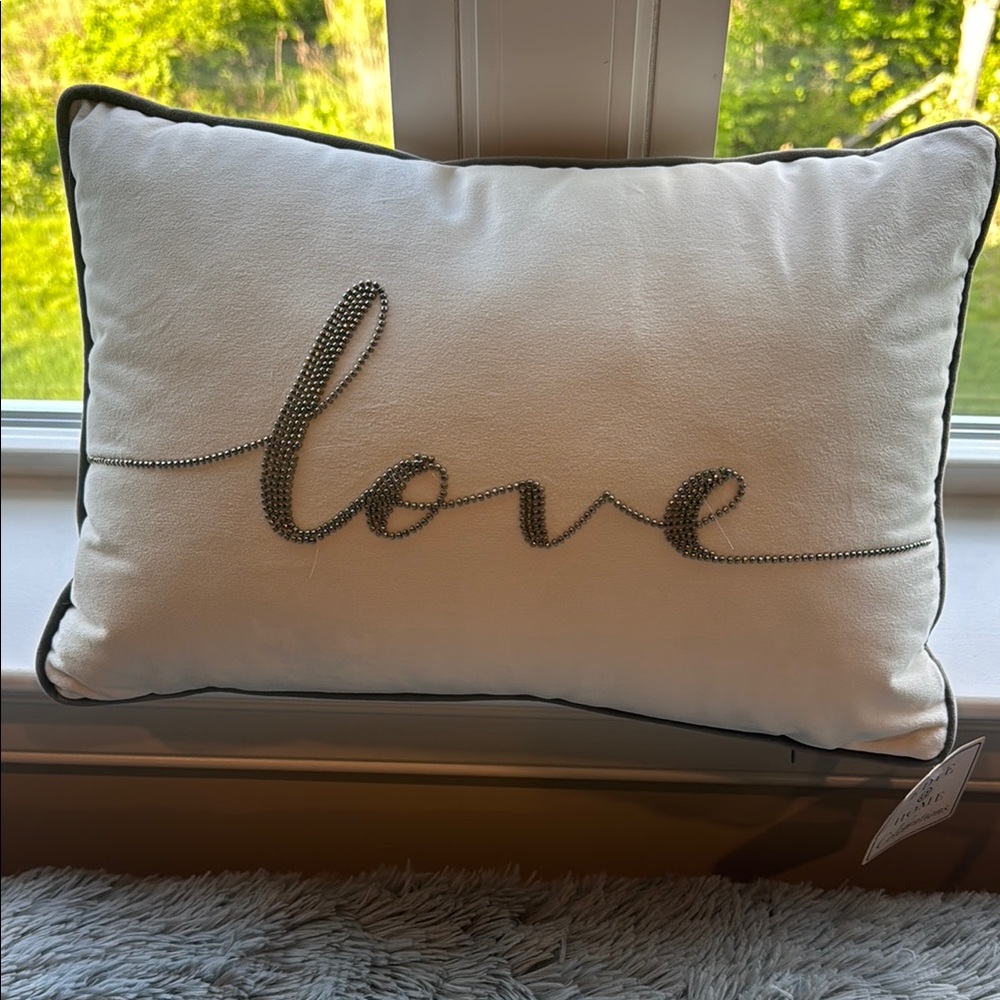 Elegant White/Cream 'Love' Accent Pillow